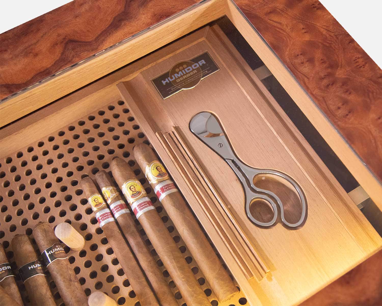 Elektronisch befeuchteter Zigarrenschrank im Zigarrenschere